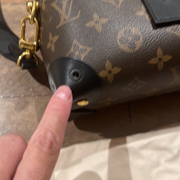 COPY - LV small bag. - Picture 4 of 15